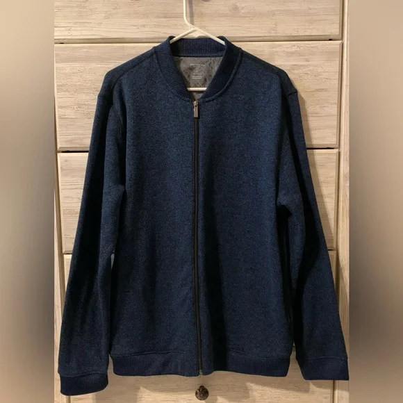 Van Heusen Zip Up - Picture 1 of 3